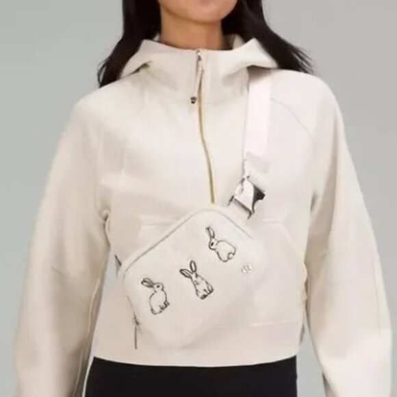 NWT Lululemon Athletica Lunar New Year Everywhere Belt Bag Fleece RARE - Picture 2 of 2